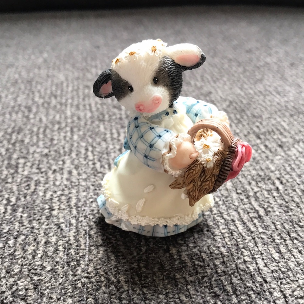 3/$25   Mary’s Moo Moos—Flour Girl